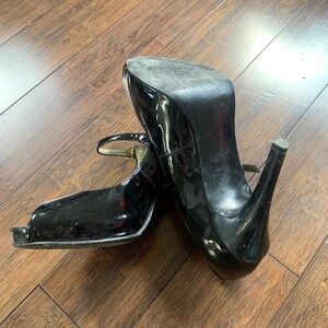 Guess heels